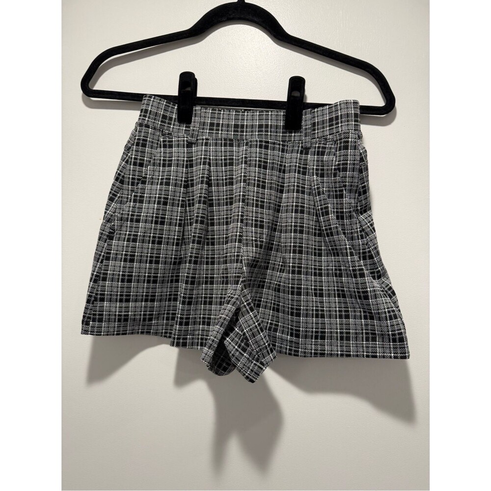 Halara High Waisted Pleated Plaid Shorts Size XS - Picture 2 of 5